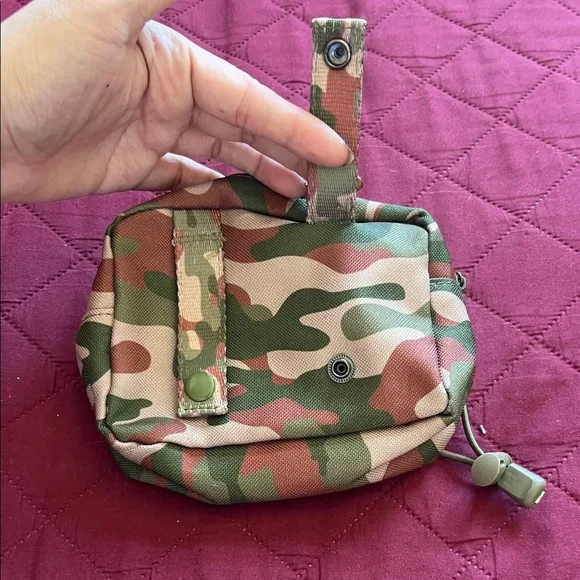 Camouflage Dog Treat Pouch - Green/Pink Camo - Picture 2 of 6